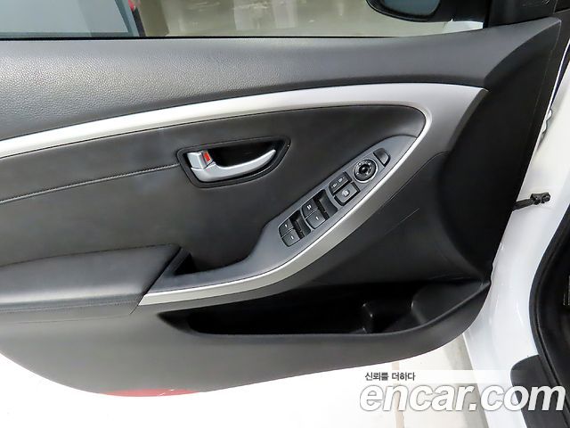 Hyundai i30 2014 — photo 14