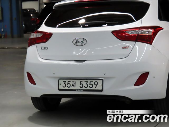 Hyundai i30 2014 — photo 17