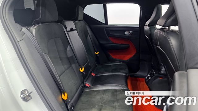Volvo XC40 2019 — photo 11