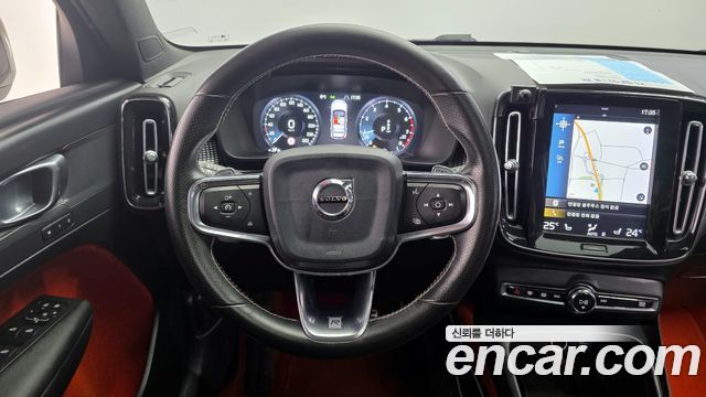 Volvo XC40 2019 — photo 12