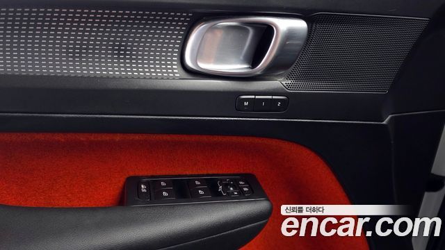 Volvo XC40 2019 — photo 18