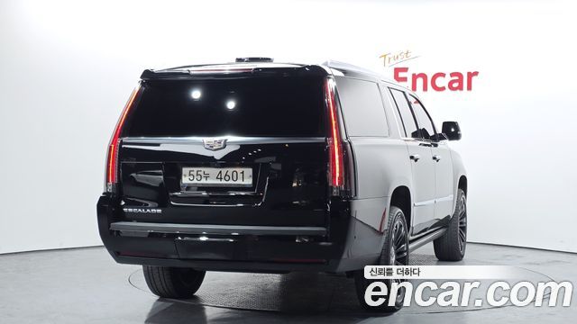 Cadillac Escalade 2017 — photo 2