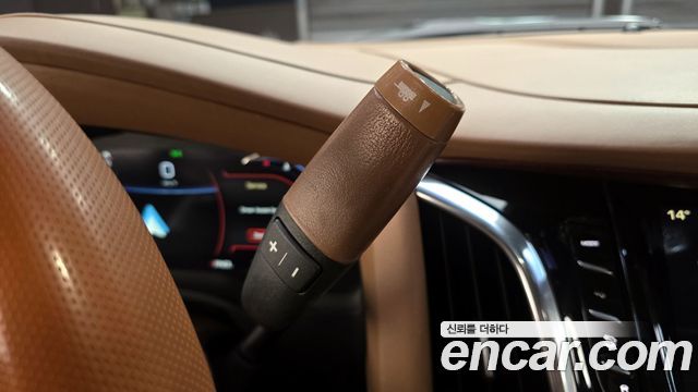 Cadillac Escalade 2017 — photo 9