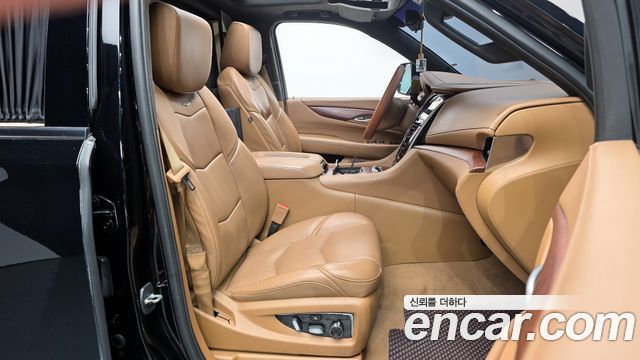 Cadillac Escalade 2017 — photo 10