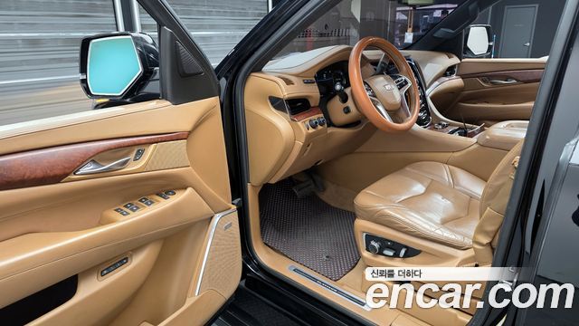 Cadillac Escalade 2017 — photo 11