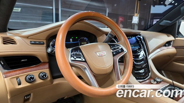 Cadillac Escalade 2017 — photo 13