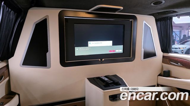 Cadillac Escalade 2017 — photo 17