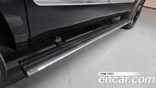 Cadillac Escalade 2017 — photo 19