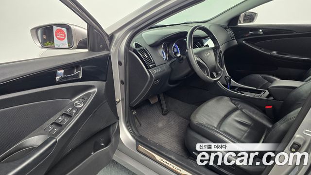 Hyundai Sonata 2010 — photo 11