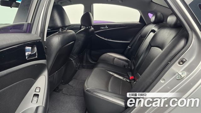 Hyundai Sonata 2010 — photo 12