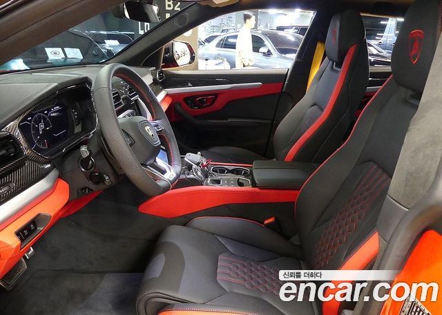 Lamborghini Urus 2025 — photo 9