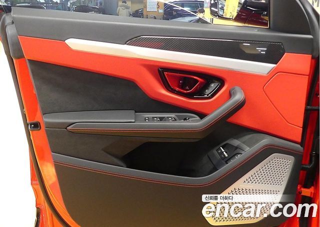 Lamborghini Urus 2025 — photo 12