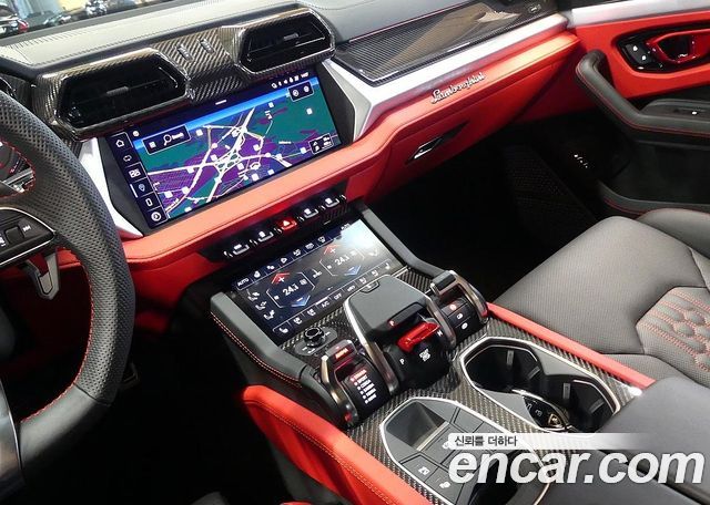Lamborghini Urus 2025 — photo 14