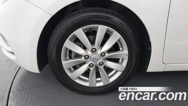 Kia K3 2013 — photo 5