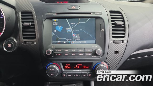 Kia K3 2013 — photo 15