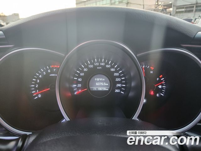 Kia K5 2015 — photo 10