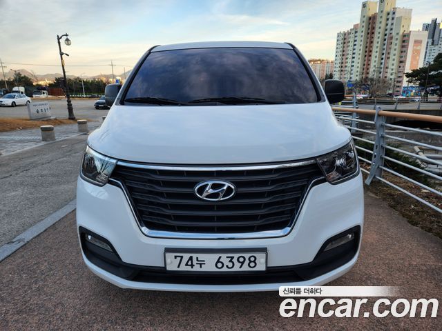 Hyundai Starex 2018 — photo 2