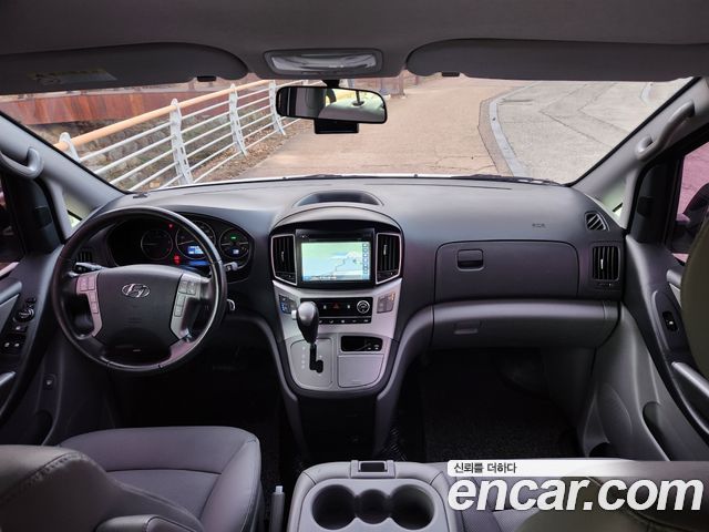 Hyundai Starex 2018 — photo 10