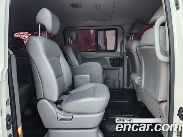 Hyundai Starex 2018 — photo 13