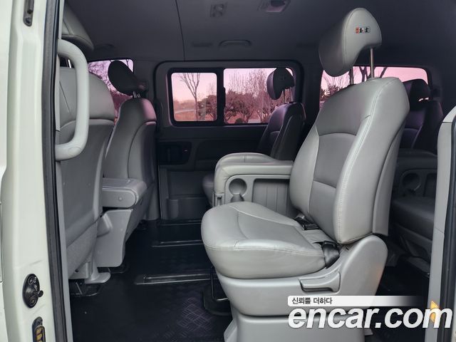 Hyundai Starex 2018 — photo 16