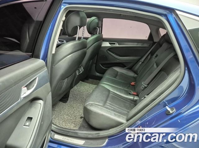 Hyundai Genesis 2016 — photo 12