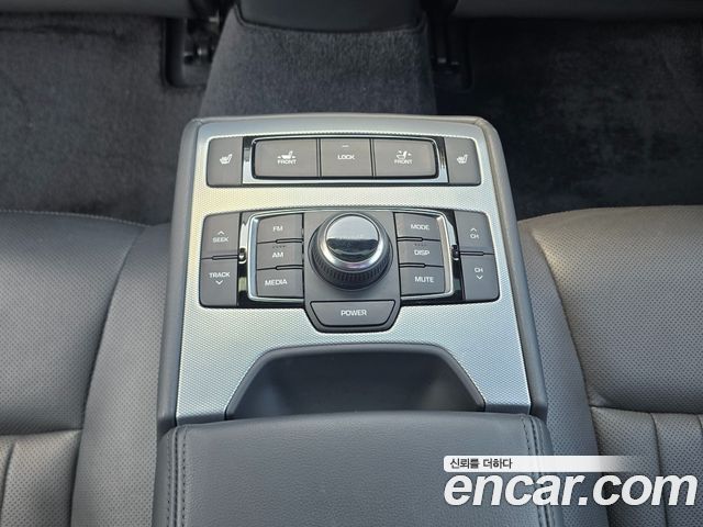 Genesis G80 2018 — photo 17