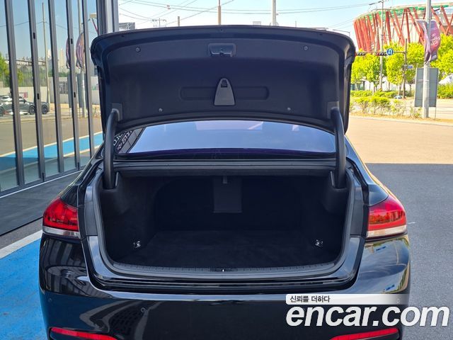 Genesis G80 2018 — photo 18
