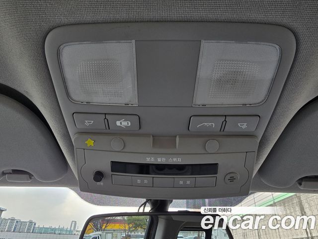 Hyundai Starex 2019 — photo 12
