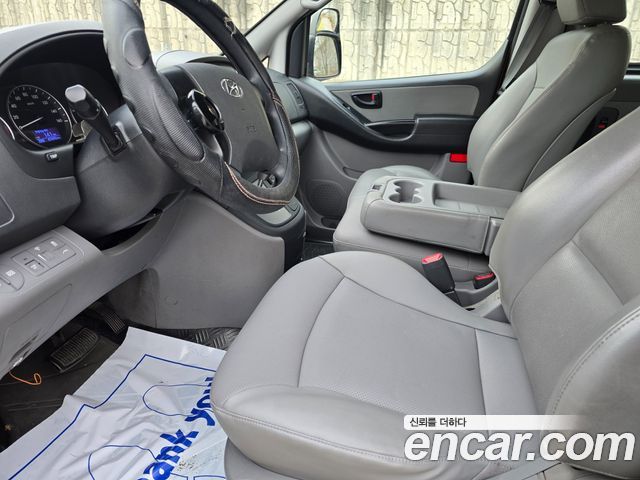 Hyundai Starex 2019 — photo 18
