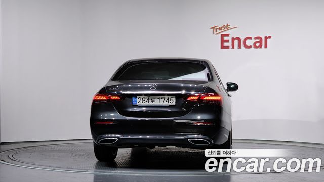 Mercedes-Benz E-Class 2021 — photo 4