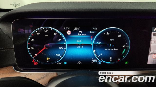 Mercedes-Benz E-Class 2021 — photo 8