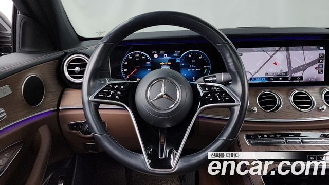 Mercedes-Benz E-Class 2021 — photo 13