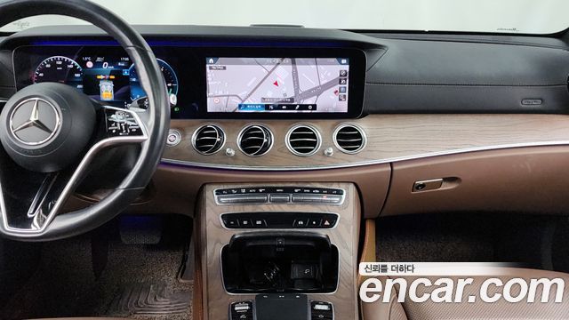Mercedes-Benz E-Class 2021 — photo 14