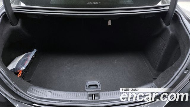 Mercedes-Benz E-Class 2021 — photo 20