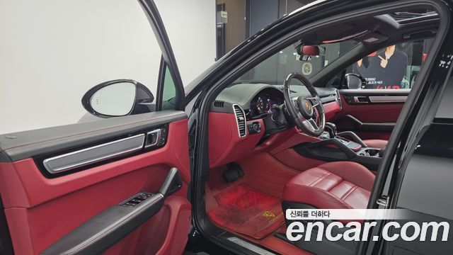 Porsche Cayenne 2023 — photo 10
