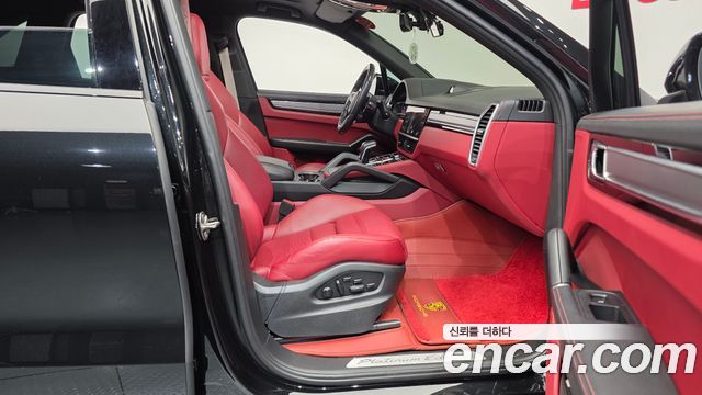 Porsche Cayenne 2023 — photo 11