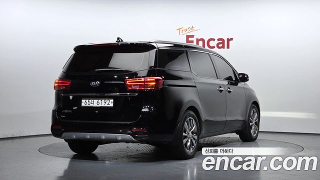 Kia Canival 2019 — photo 2