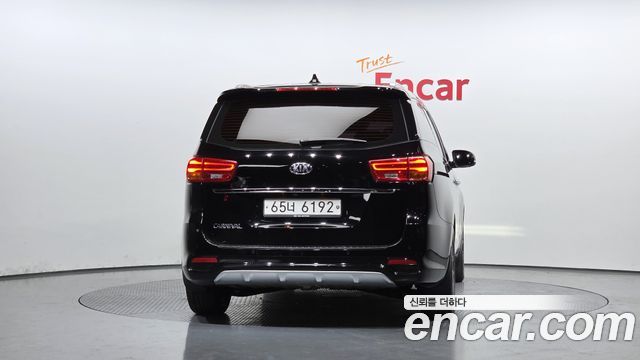 Kia Canival 2019 — photo 4