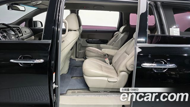 Kia Canival 2019 — photo 12