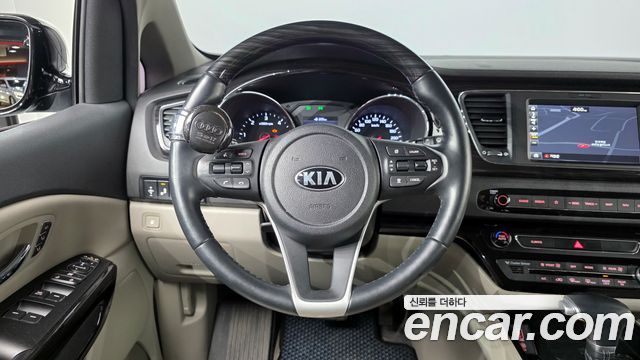 Kia Canival 2019 — photo 13