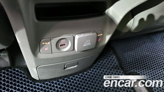 Kia Canival 2019 — photo 17