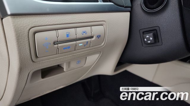 Hyundai Genesis 2016 — photo 16