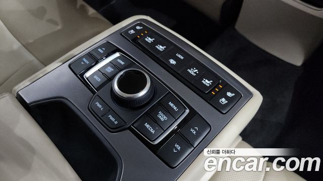 Hyundai Genesis 2016 — photo 19