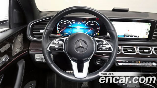 Mercedes-Benz GLE-Class 2023 — photo 13