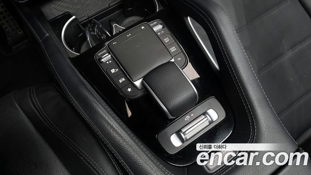 Mercedes-Benz GLE-Class 2023 — photo 17