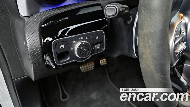 Mercedes-Benz CLA-Class 2021 — photo 16