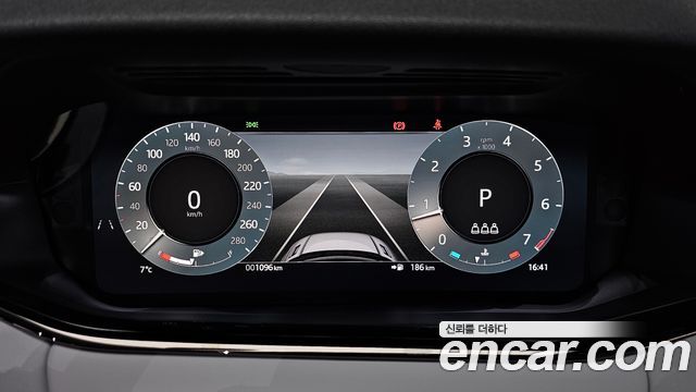 Land Rover Range Rover Evoque 2025 — photo 8