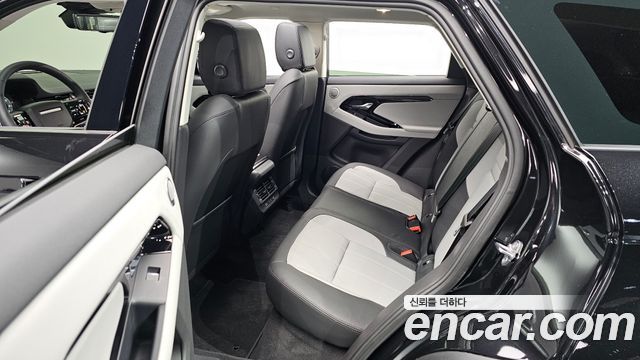 Land Rover Range Rover Evoque 2025 — photo 16
