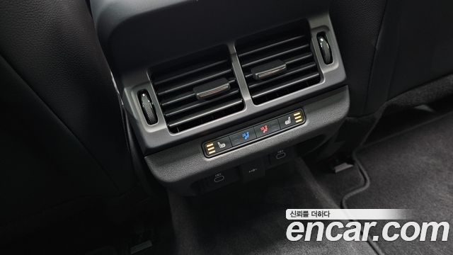 Land Rover Range Rover Evoque 2025 — photo 17