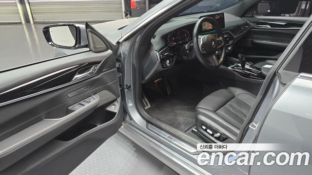 BMW Gran Turismo 2023 — photo 11